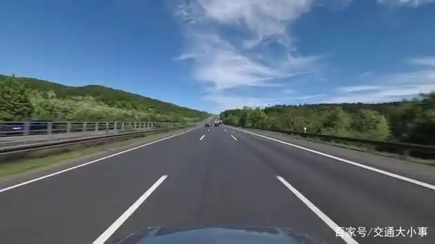 河北高速:2021年行人上高速致36起事故24人死亡