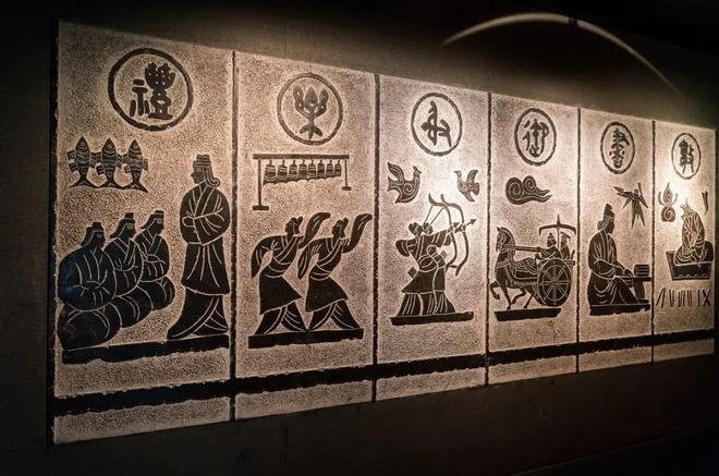 大学军训越来越硬核:步坦协同、火箭筒都来了