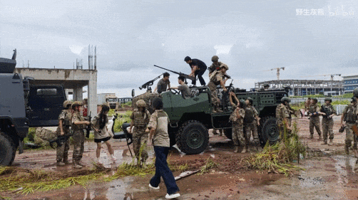 大学军训越来越硬核:步坦协同、火箭筒都来了
