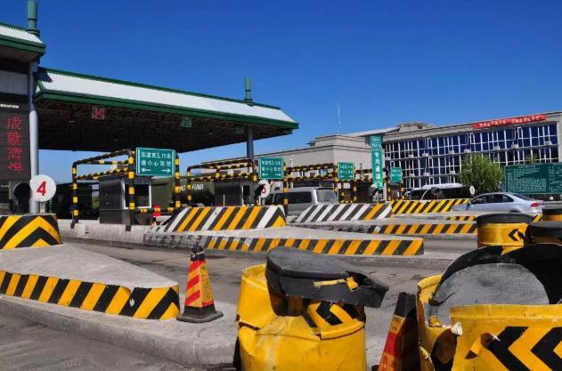 高速错过下口咋办?收费站内能否掉头?这些情况要清楚