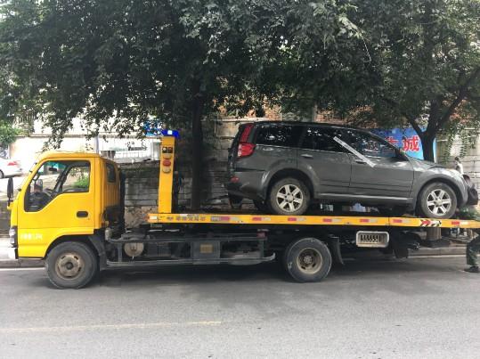 高速救援补胎送油上门,快速处理故障保障安全出行