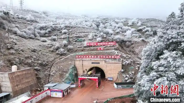 西昭高速贡觉高山隧道掘进破万米，施工难题逐个攻克