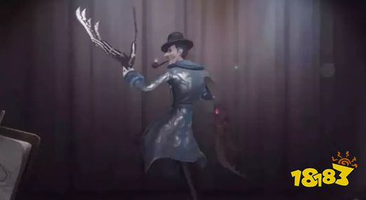 第五人格人物完美挂件大盘点,鬼脸披肩黑胶碟雷电生成器猫尾