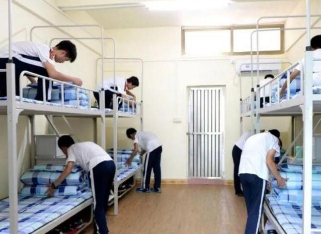 高中走读还是住校?家长纠结咋选,过来人给你这些建议