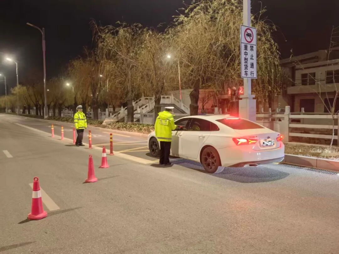 周口交警开展冬季整治,严管违法高发地段,保障道路交通安全