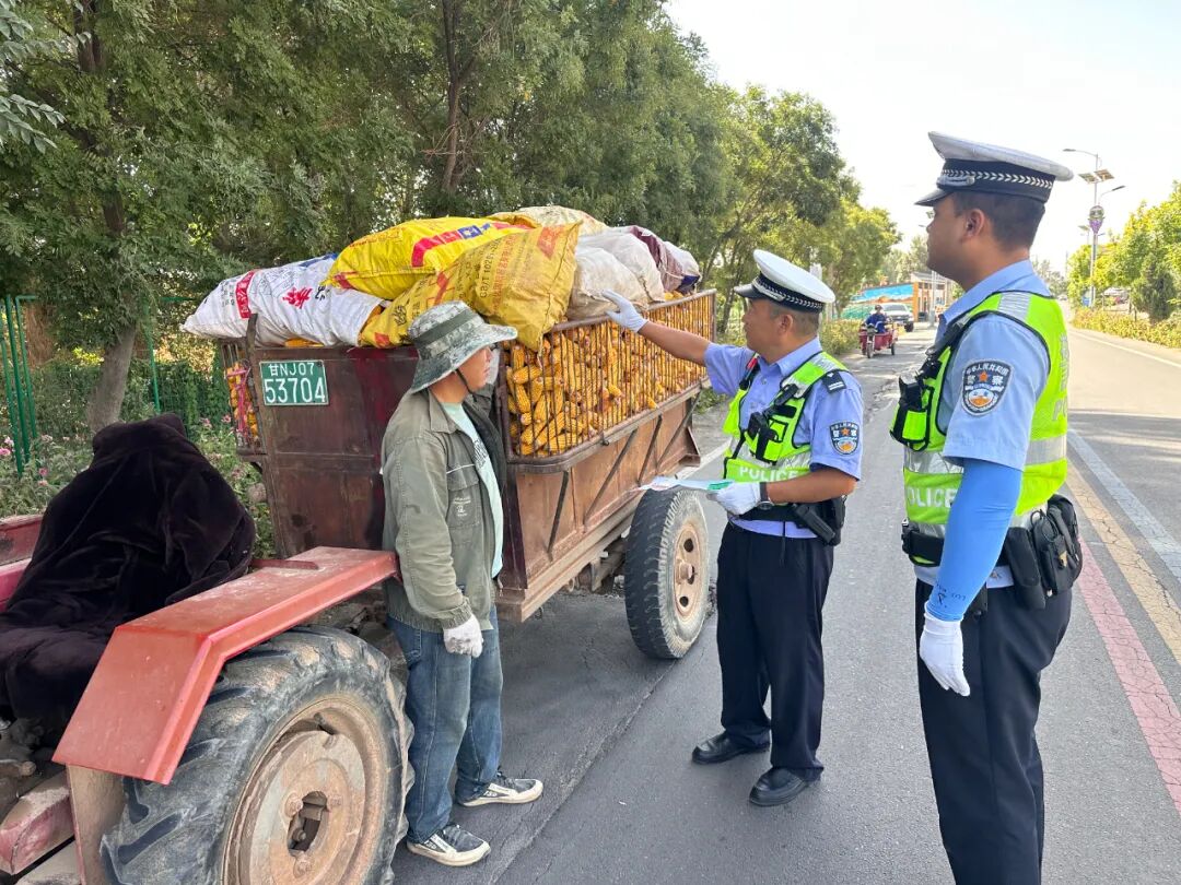 秋收季农村三流叠加违章高发,公安交管部门全力保障安全