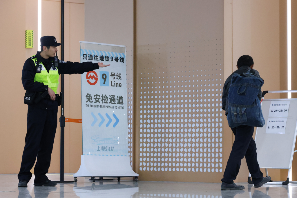 除夕将至上海迎春运高峰 高速省际出沪流量维持高位