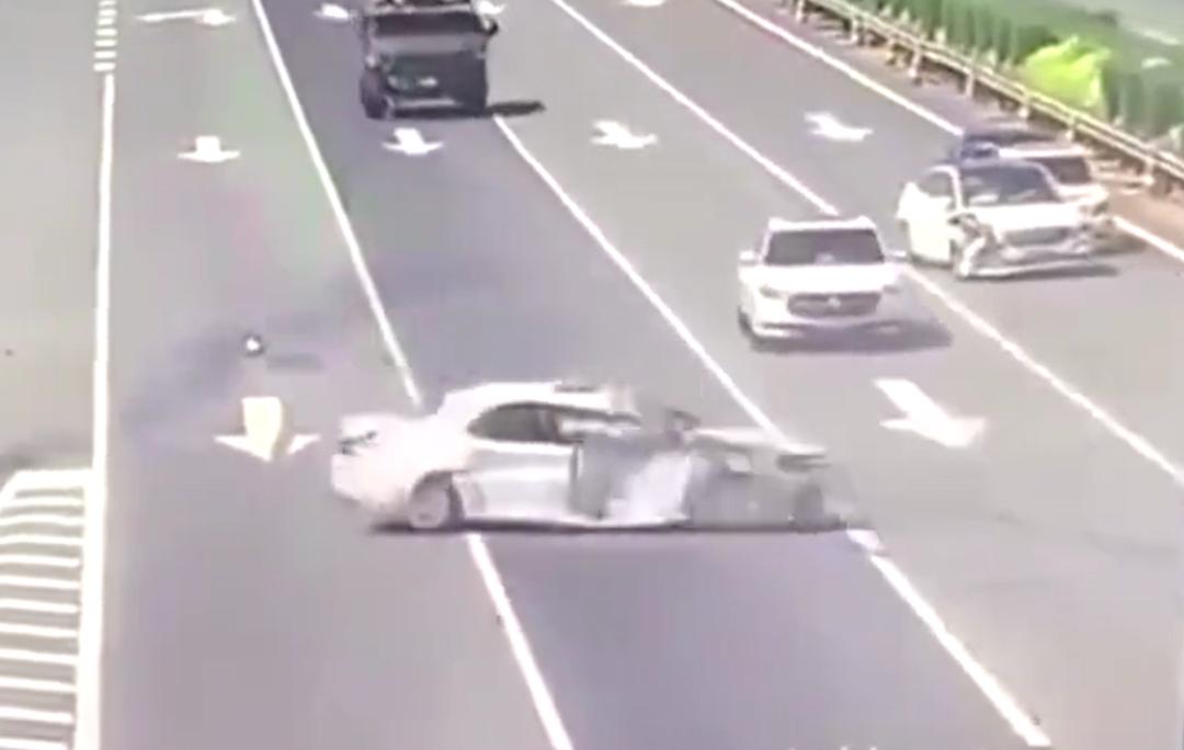 高速上撞了军车咋办?事故处理流程看这里