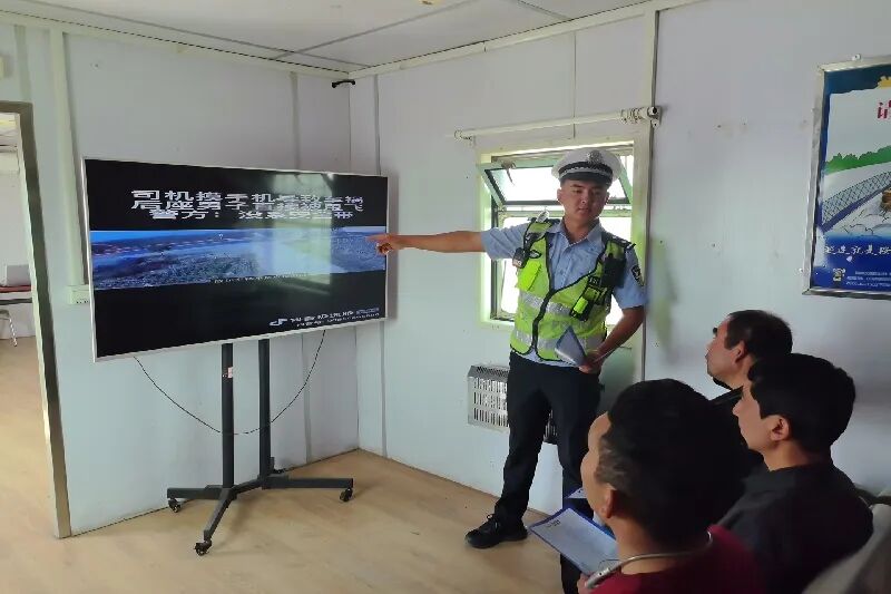 多次违章驾驶人 交警喊你脱产学习 点对点短信提醒安全教育