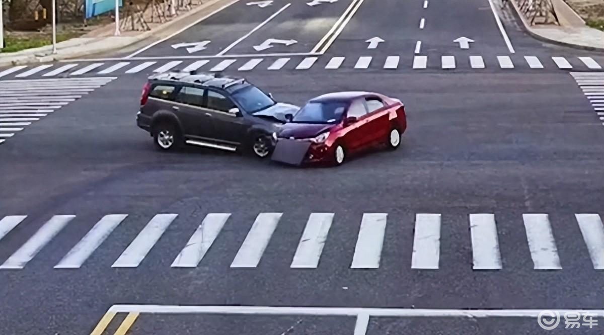 路口、分道口、弯道：违章高发地段，开车经过要警惕